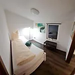 Gruener Kontaktloser Checkin * Stendell